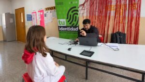 Lee más sobre el artículo Tu Identidad: 200 chicos renovaron su DNI en escuelas de Río Negro 