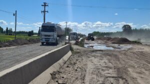 Lee más sobre el artículo Ruta 22: Weretilneck confirmó que en noviembre comenzarán a asfaltar las colectoras en Puente 83