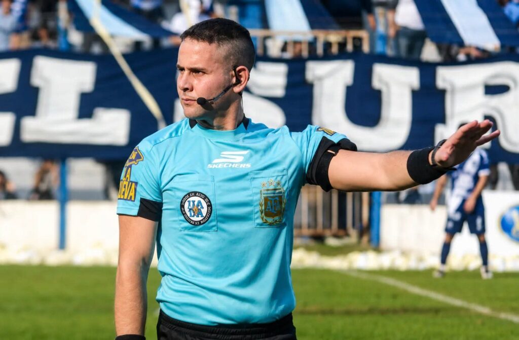 Un árbitro cordobés y fanático de La Mona, dirigirá la final del Torneo Federal “A”