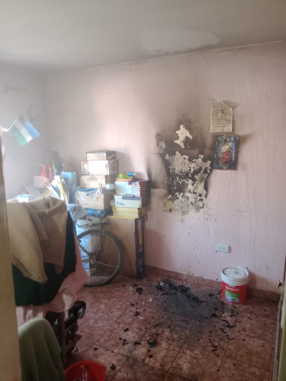 En este momento estás viendo La Subcomisaría 79 de Cipolletti rescató a un hombre mayor de un incendio en su vivienda