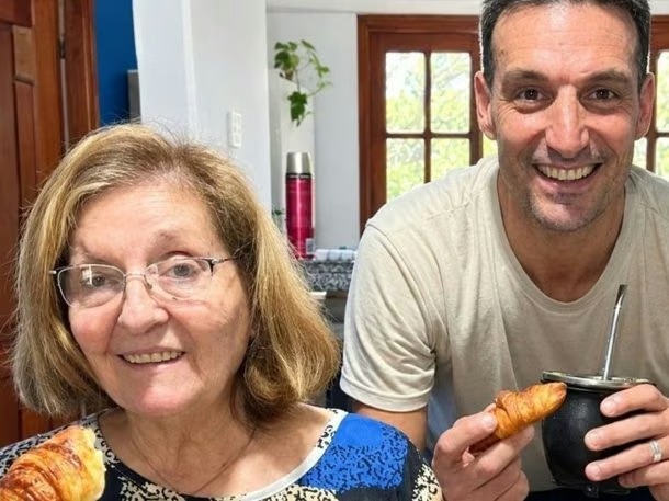 Lee más sobre el artículo Murió Eulalia Marzetti, la madre de Lionel Scaloni, a los 74 años en Santa Fe