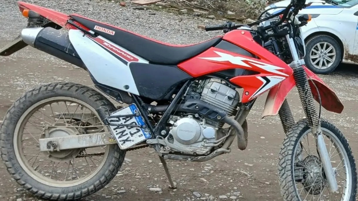 En este momento estás viendo Alto Valle: la Policía recuperó dos motos y detuvo a sujetos por tentativa de robo