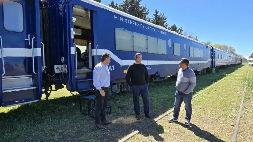 Tren 9 de Julio: ya brinda salud, trámites y servicios en Río Negro