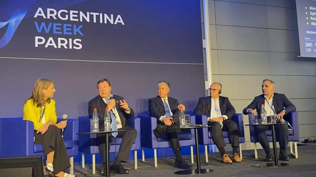 Desde París, Weretilneck anunció la licitación internacional de la Zona Franca de Punta Colorada